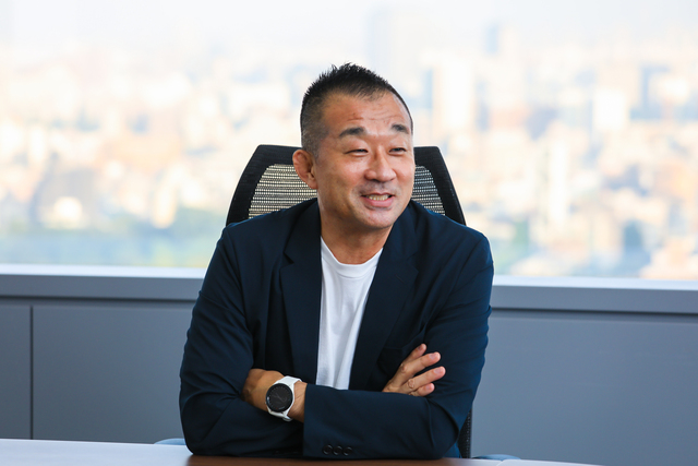 自身が起業した会社（グリッド）のCEOと、吉野家CMOを兼務している田中安人さん